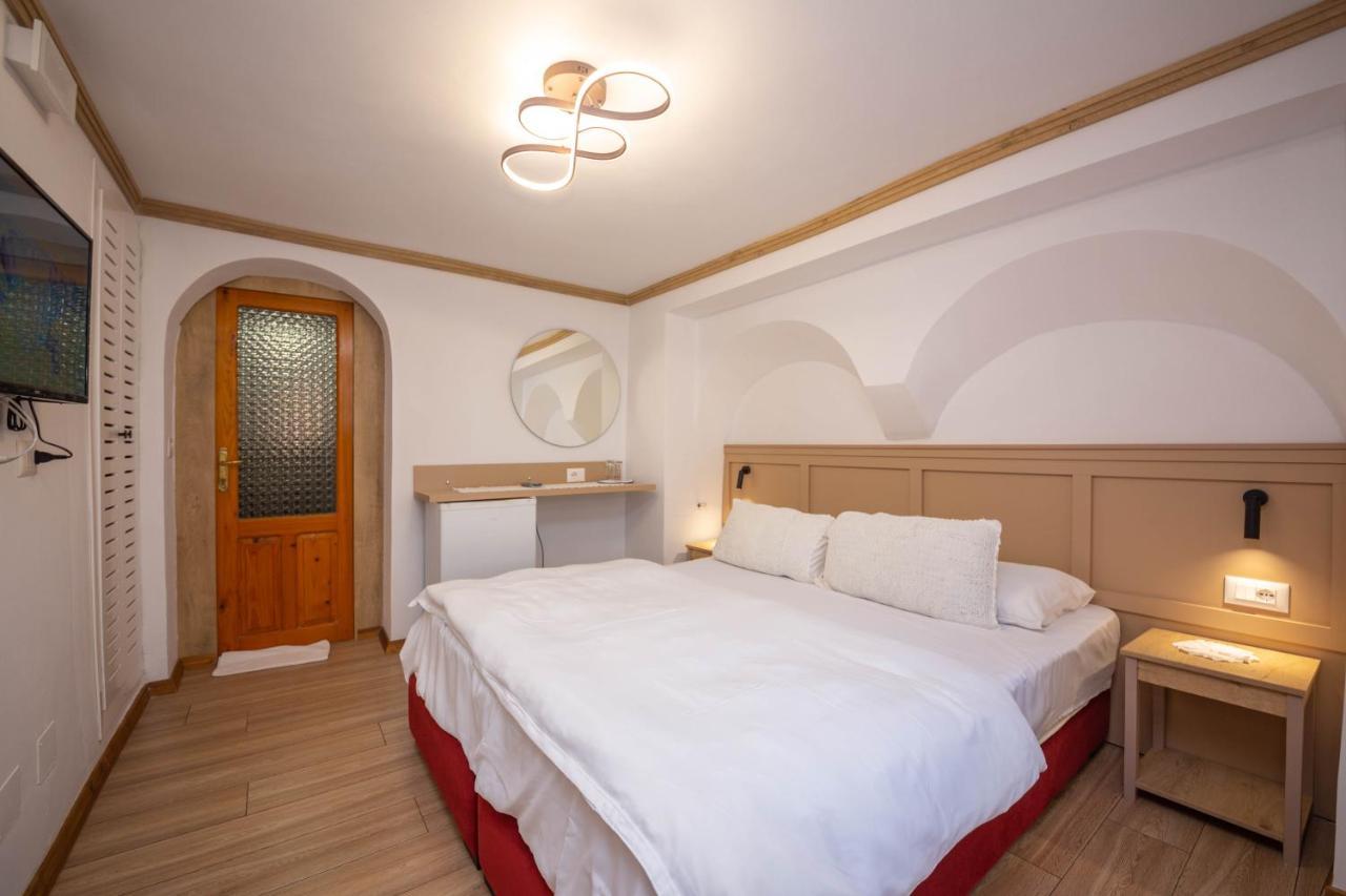 Bed And Breakfast Kotoni Gjirokastër Buitenkant foto