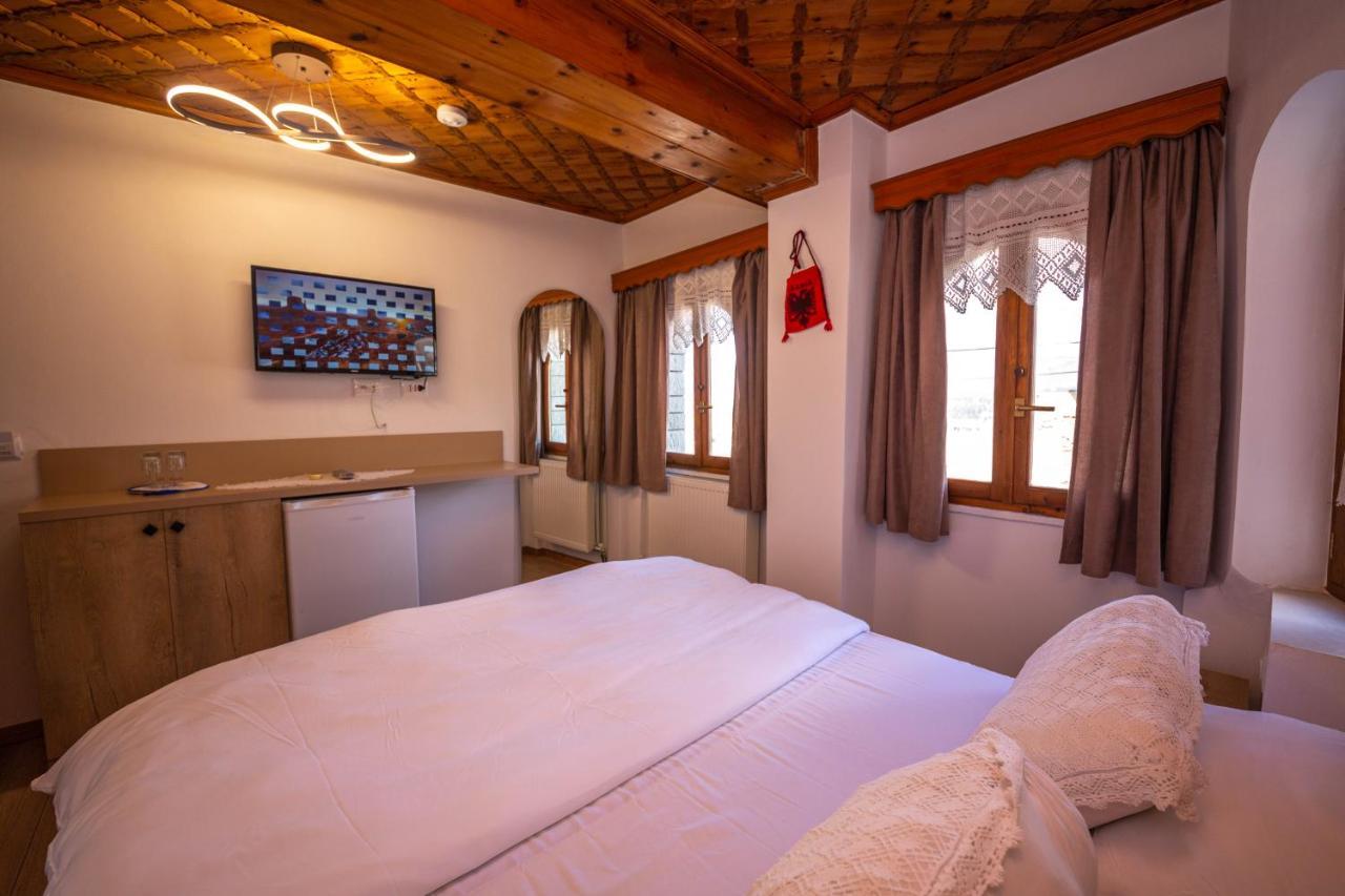 Bed And Breakfast Kotoni Gjirokastër Buitenkant foto
