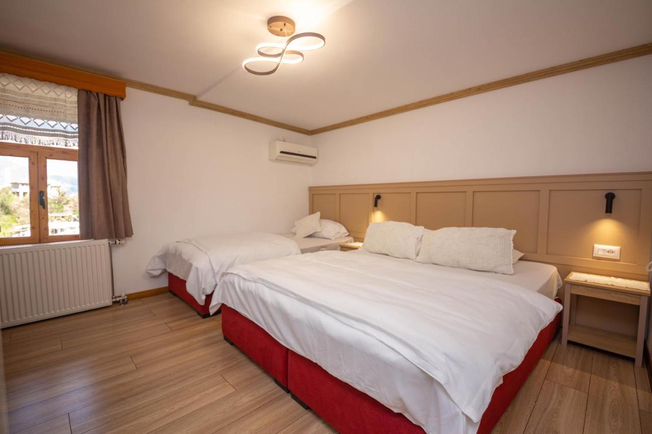 Bed And Breakfast Kotoni Gjirokastër Buitenkant foto