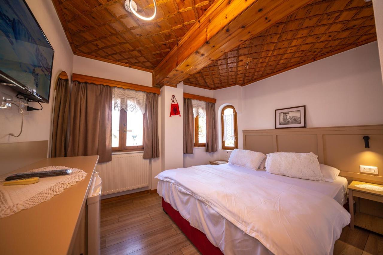 Bed And Breakfast Kotoni Gjirokastër Buitenkant foto