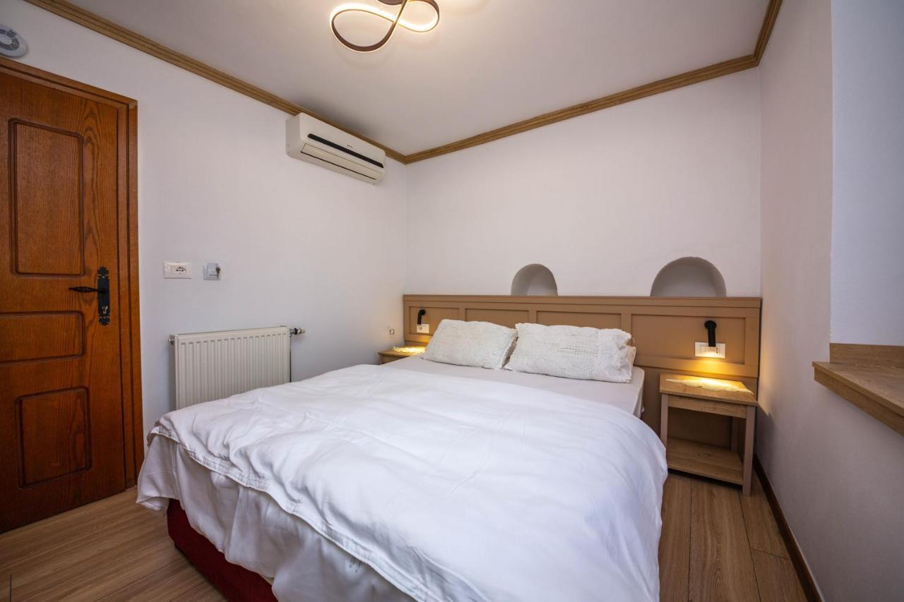 Bed And Breakfast Kotoni Gjirokastër Buitenkant foto