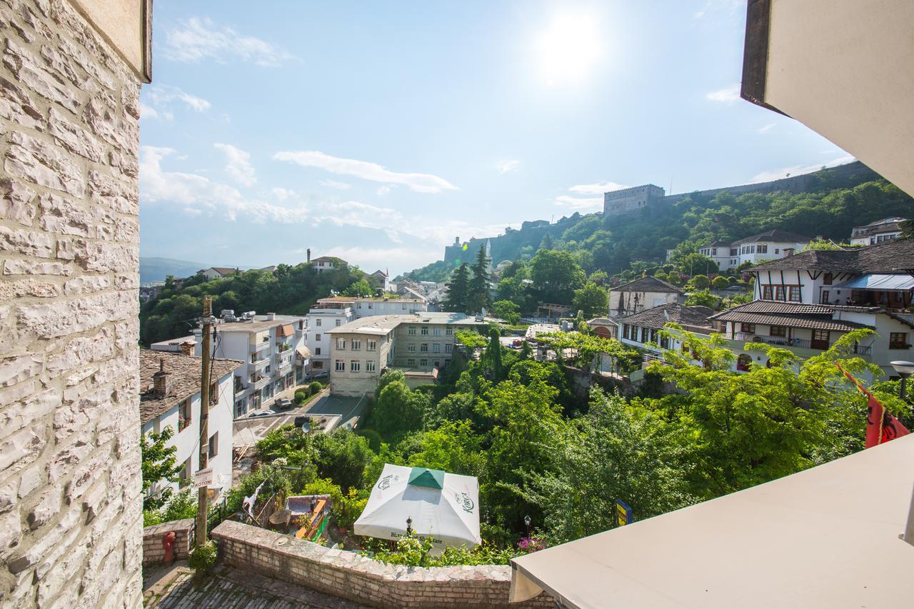 Bed And Breakfast Kotoni Gjirokastër Buitenkant foto
